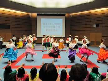 （1）日本メキシコ学院文化交流旅行団歓迎交流会