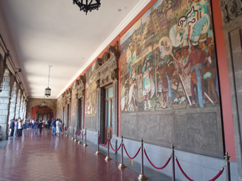 国立宮殿内の壁画